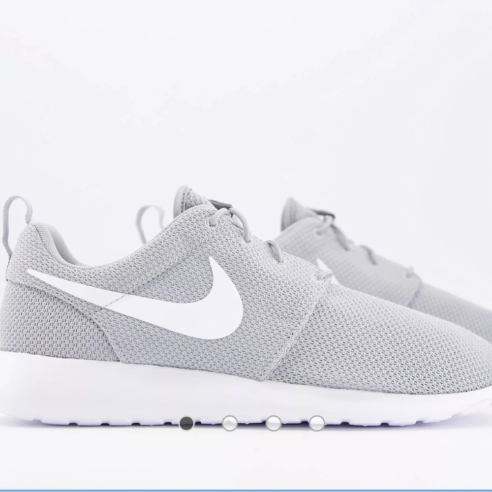 Nike Roshe One sneakers in wolf gray - Picture 4 of 5